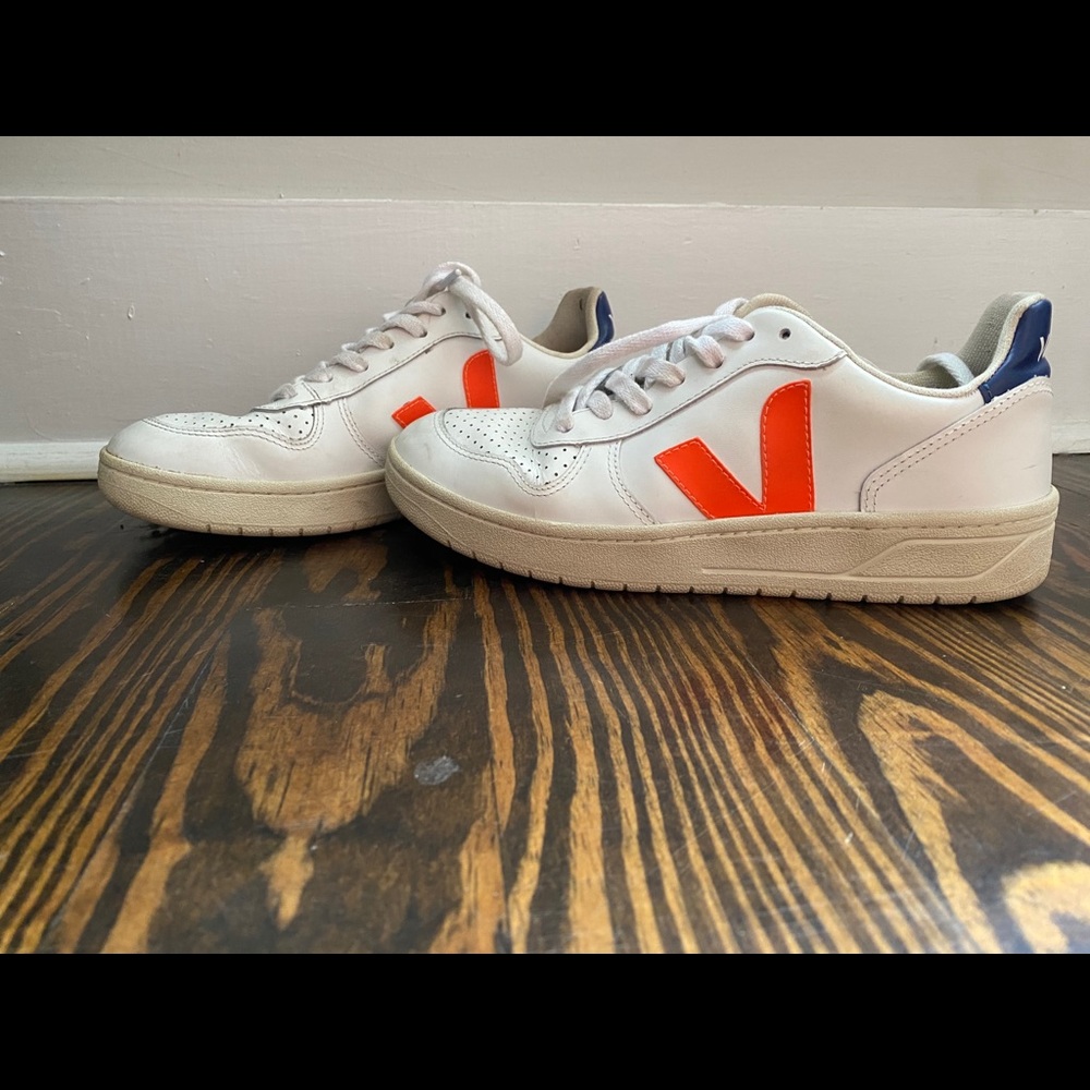 Veja sneakers size 7